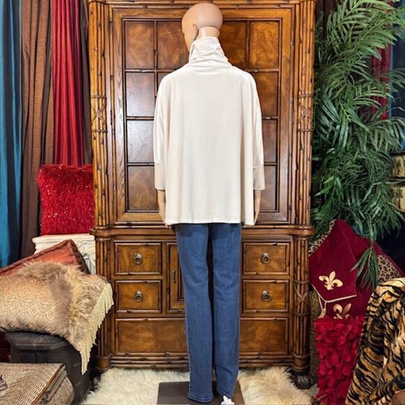 WynneLayers Oyster Stretch Velvet Side Slit Turtleneck Top - Picture 7 of 14